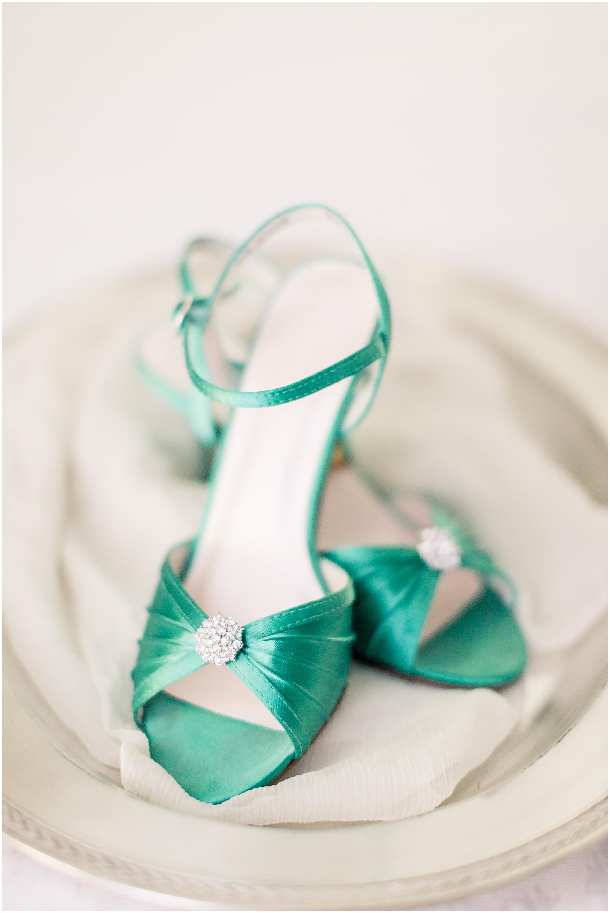 how to photography wedding details engagement ring shoes photos shots_0005.jpg