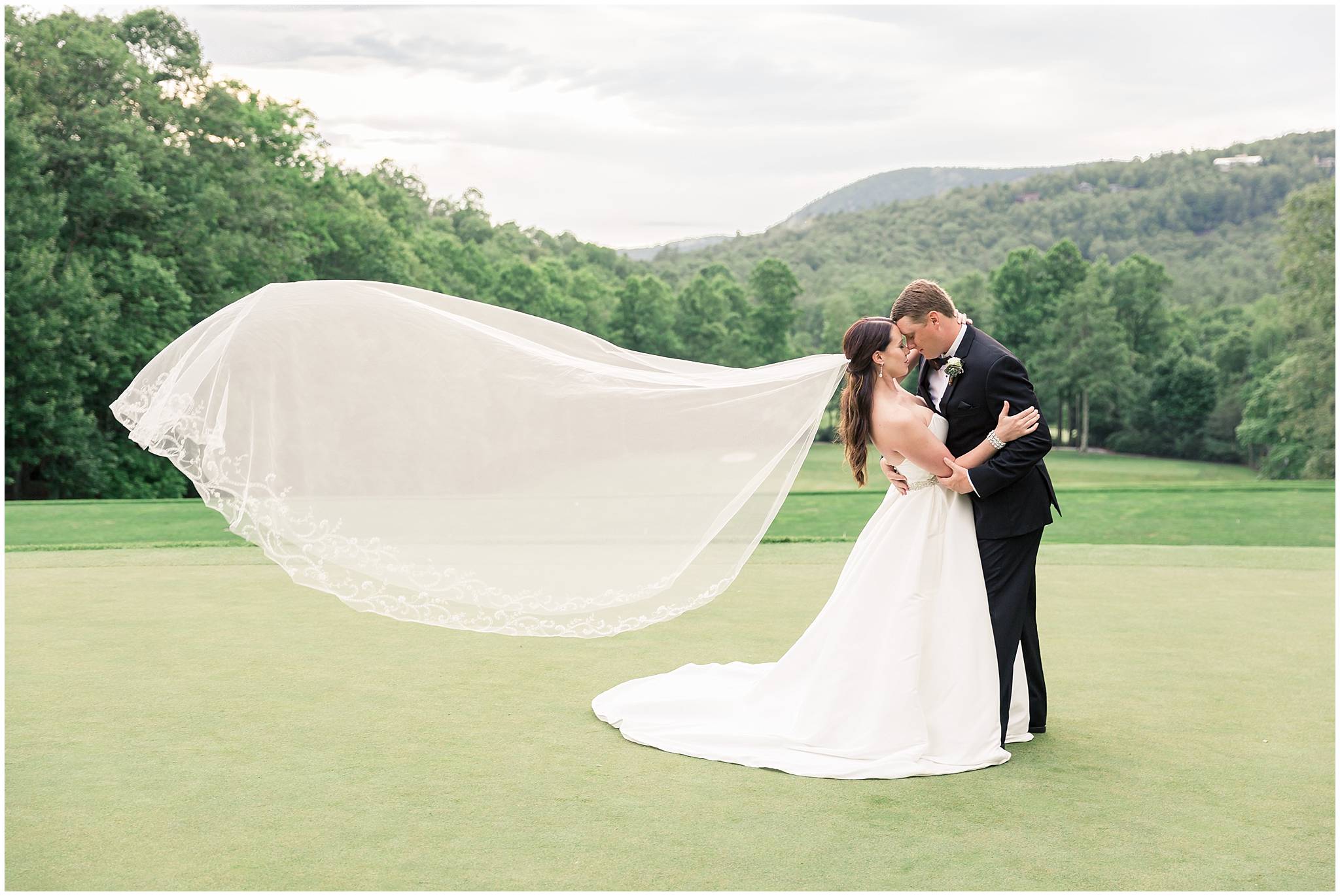 Best Wedding Photographers Wildcat Cliffs Country Club Wedding Pictures 