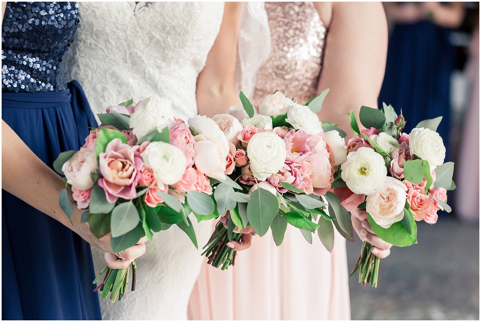 rose gold wedding theme colors romantic pink bridal bouquet 