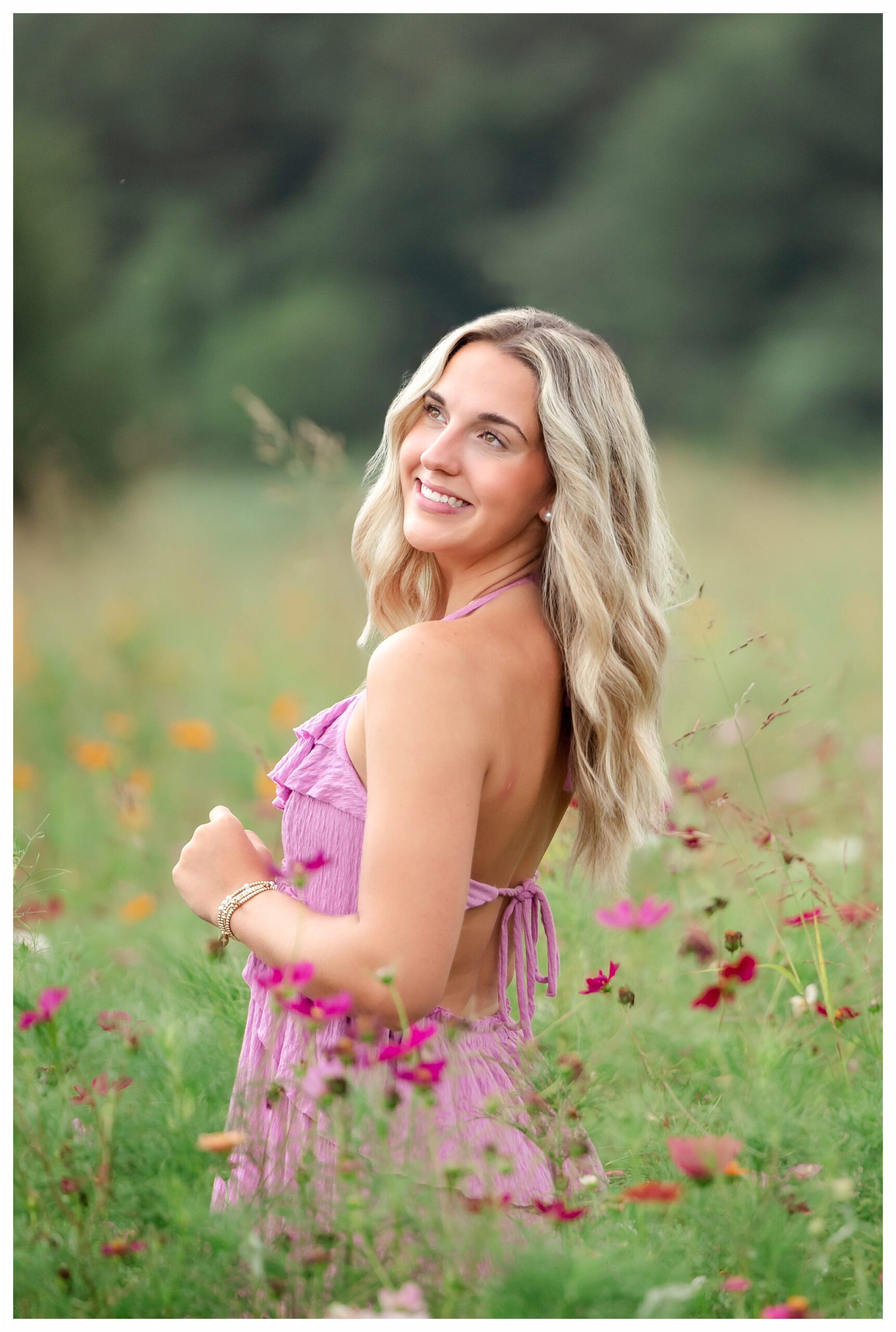 buford-high-school-senior-photographer-in-wildflowers-fields 